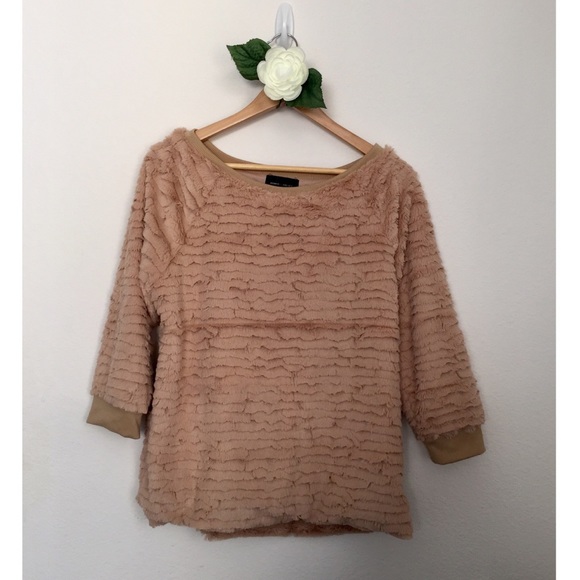 Romeo & Juliet Couture Sweaters - Romeo + Juliet Couture Camel Fur Oversized Sweater